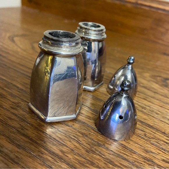 BP Benedict Proctor Silver Plate Salt & Pepper Shakers - Picture 2 of 7